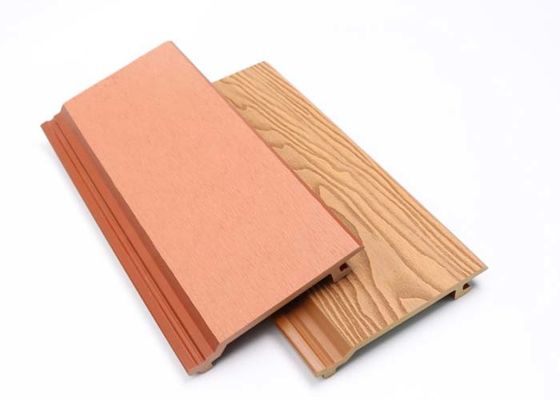 プラスチック合成の庭外部WPCの壁パネル防水WPCは壁パネルにフルーティングを施した