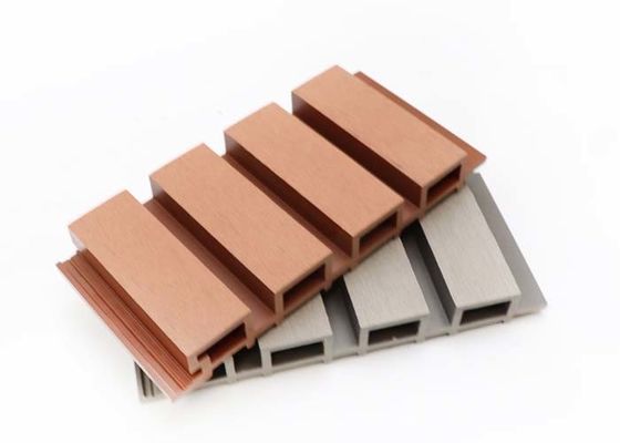 219x26mm WPCの壁のクラッディング外部WPCの屋外の壁パネル2.8m