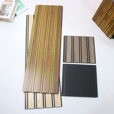 内部壁のための木材穀物PVC天井パネル 費用対効果の高い壁パネル タイルの代替 保守が簡単 壁板
