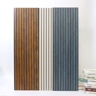 簡単に設置 壁のためのPVC天井パネル シンプルな壁板 解決策 時間と労働を節約 低コストの設置 壁パネル