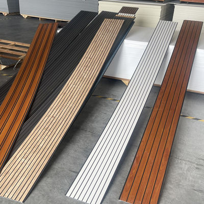 簡単に設置 壁のためのPVC天井パネル シンプルな壁板 解決策 時間と労働を節約 低コストの設置 壁パネル