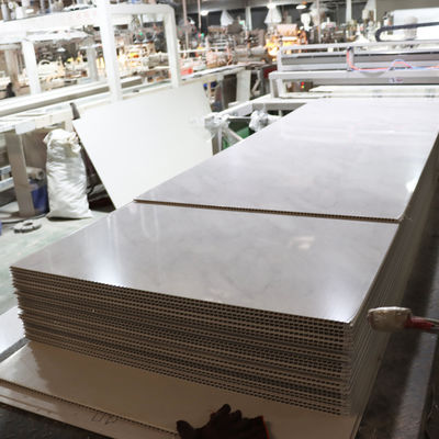 浴室の装飾のための防水 簡単にインストールできるPVCシャワー壁パネル