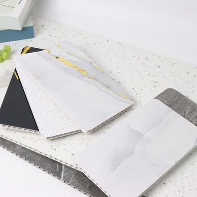 環境に優しい防水PVCシャワー壁パネル、お手入れ簡単表面