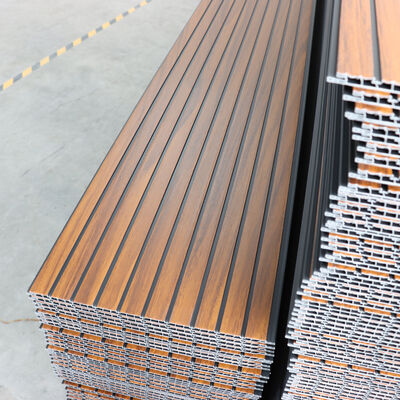 レストラン、病院、研究所で使用される優れた耐湿性・耐腐食性PVC製溝付き壁パネル