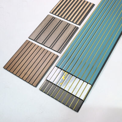 レストラン、病院、研究所で使用される優れた耐湿性・耐腐食性PVC製溝付き壁パネル