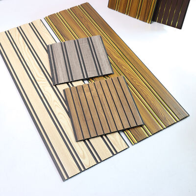 モダンなインテリアの天井壁装飾用の耐湿性の簡単に取り付けられるPVC溝付き天井壁パネル