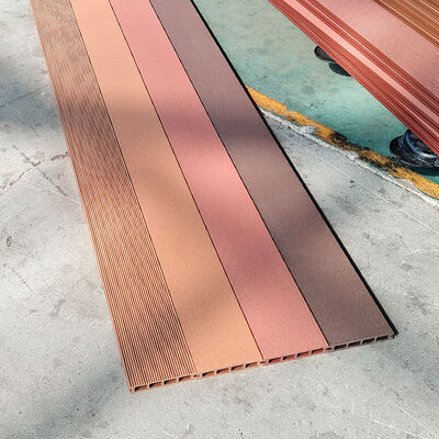 耐候性屋外WPCフロア コエクストルーズド防水複合デッキシステム