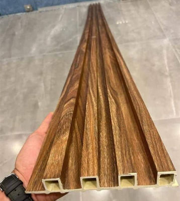 内壁の装飾の屋内Wpcの装飾的な壁パネル木プラスチック合成物