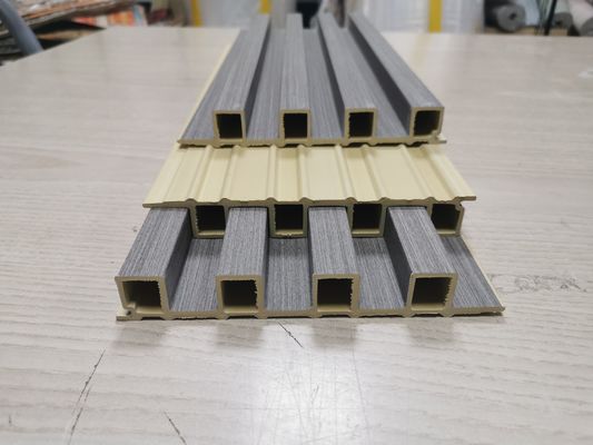 160x24mm内部WPCの壁パネル