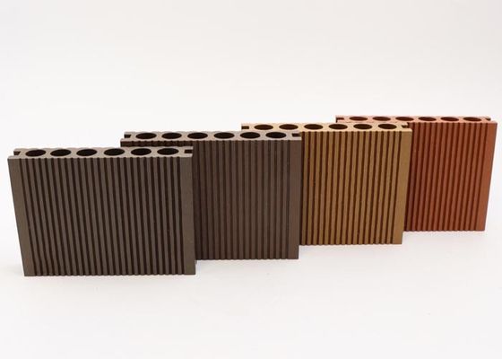 皮フレームのフロアーリングの庭WPCのDecking 18mmの容易な設置モダンなデザイン