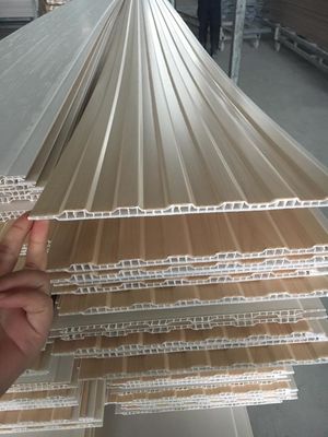 家の浴室のための耐火性ポリ塩化ビニールの装飾的な天井板のプラスチック壁のクラッディング