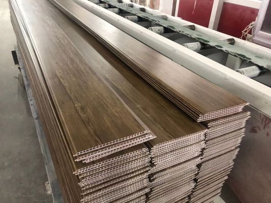 装飾的な積層木ポリ塩化ビニールの25cmのプラスチック壁パネルの内部を天井板