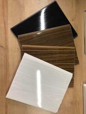 積層ポリ塩化ビニールの天井板純粋で白いポリ塩化ビニールのパネルのマット白いポリ塩化ビニールの天井の壁パネル