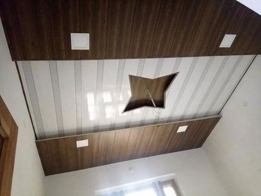 光沢度の高い天井ポリ塩化ビニールのパネルの壁の内部の装飾的な家の浴室の建築材料