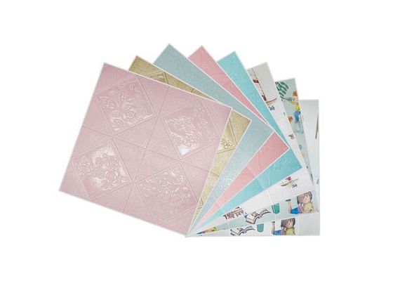 家の装飾のための白いPEの壁パネル70x77cmの3D PEの泡の壁のステッカー