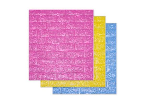 家の装飾のための白いPEの壁パネル70x77cmの3D PEの泡の壁のステッカー