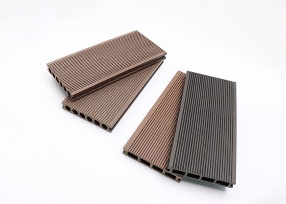 木製のプラスチック合成の木製の外壁のパネルWPCの壁のクラッディングのPE Coの放出